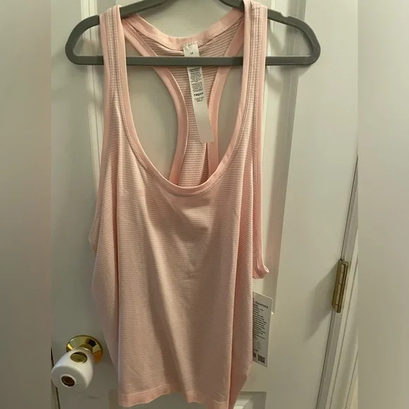 Lululemon Swiftly Tech Racerback Tank Top 2.0 *Race Length Strawberry Milkshake - Picture 4 of 7